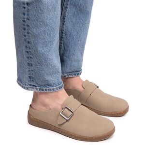Earth Spirit Clogs Tan Slip-On Buckle Size 6